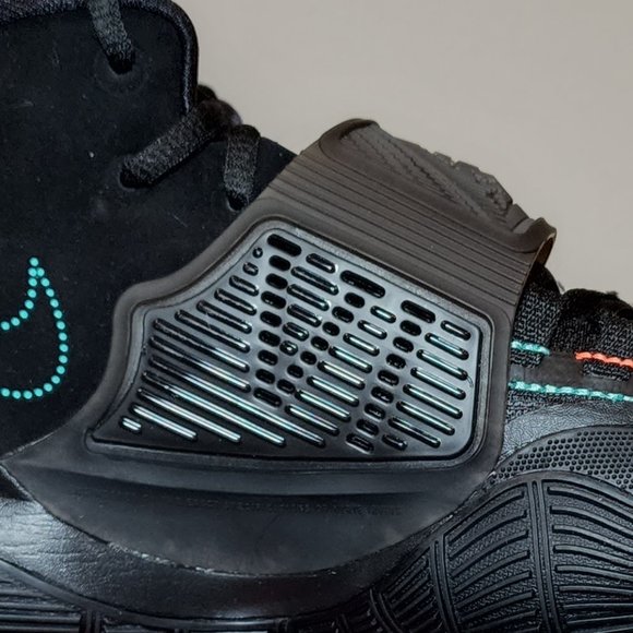 ?️ Men\'s Nike Black/Black Kyrie Shot Clock 7.5 (M) 9 (W) New w/ Box main image 4
